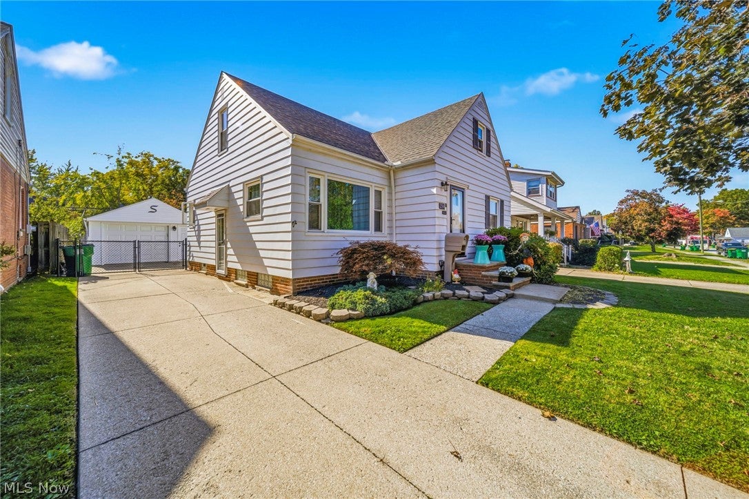 294 E 323rd Street, Willowick, OH 44095 — photo 2