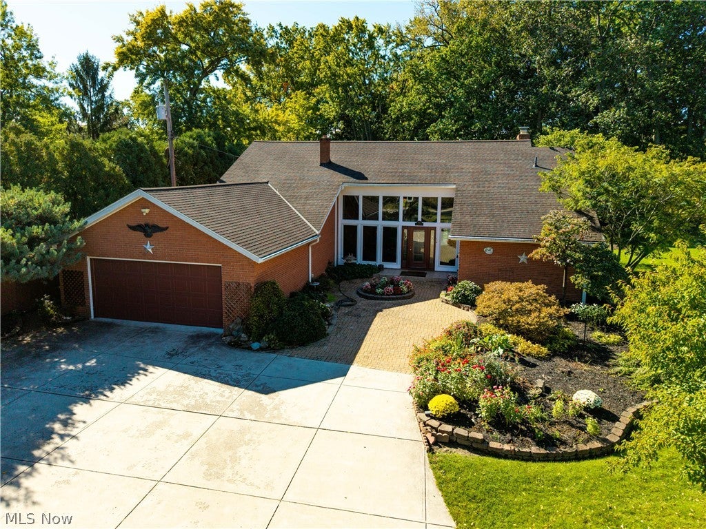 916 Elywood Drive — photo