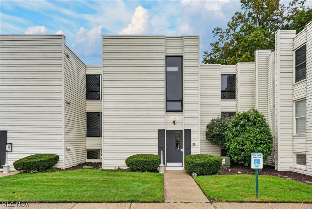 1675 Cedarwood Drive Unit D — photo