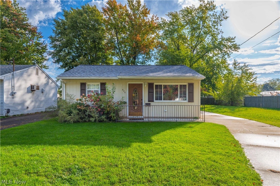 820 Longson Avenue, Elyria, OH 44035 — photo 2