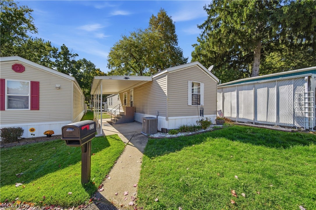 1233 Monterey Boulevard NW — photo