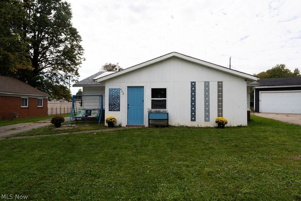 445 Rosewood Court — photo