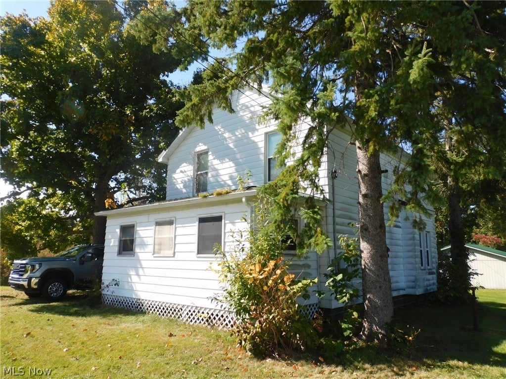 8885 Center Road — photo