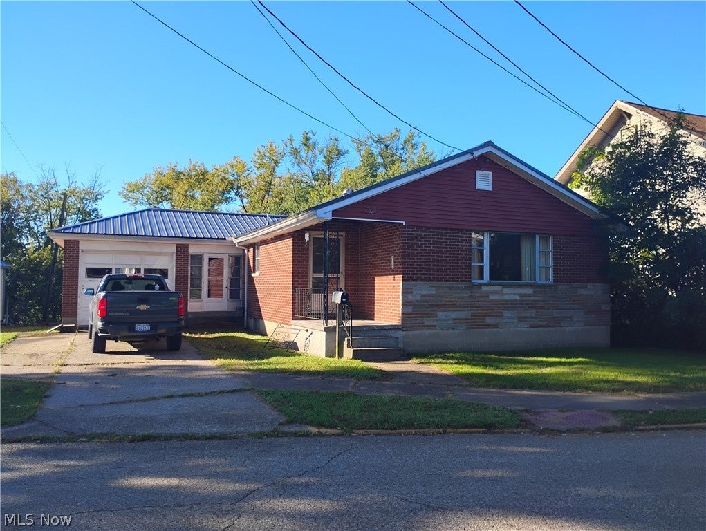 924 Phillips Street — photo