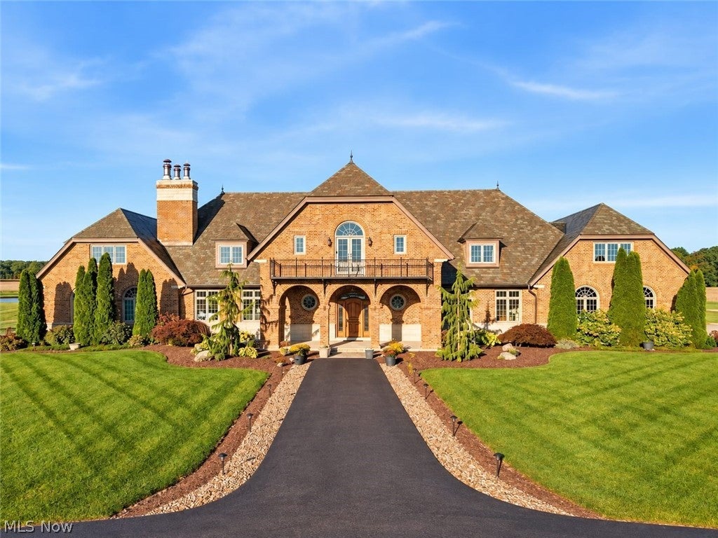 7484 Westfield Road — photo