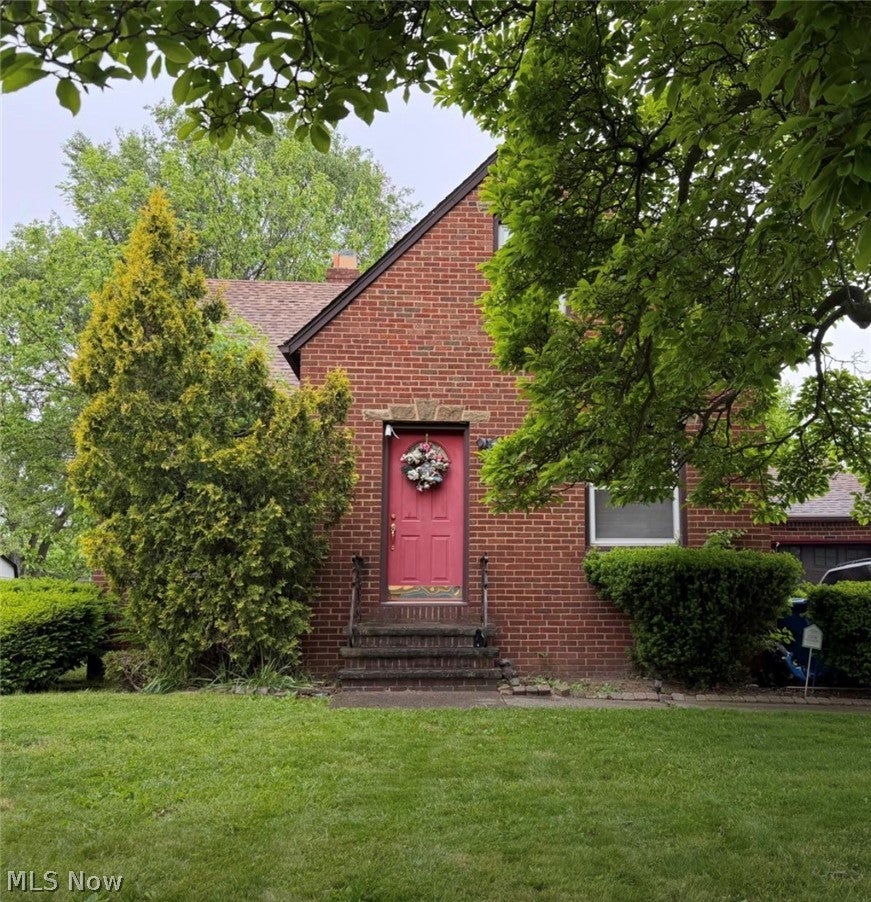 5916 Pearl Road — photo