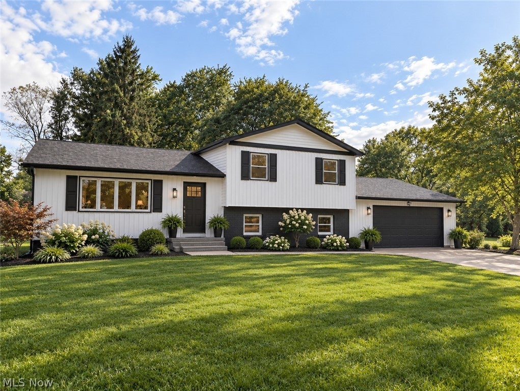 3246 E Waterloo Road — photo