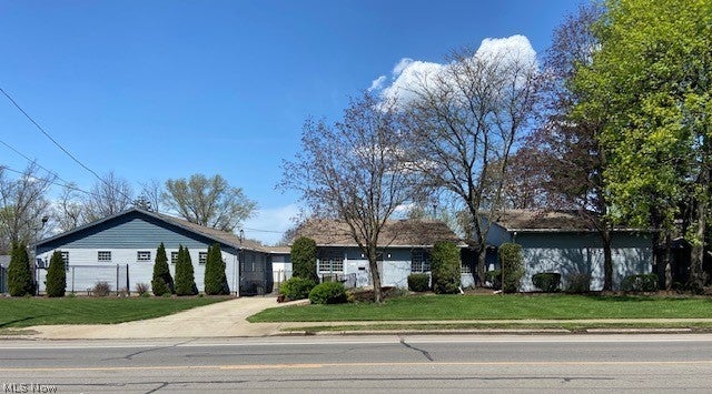 182 E Midlothian — photo