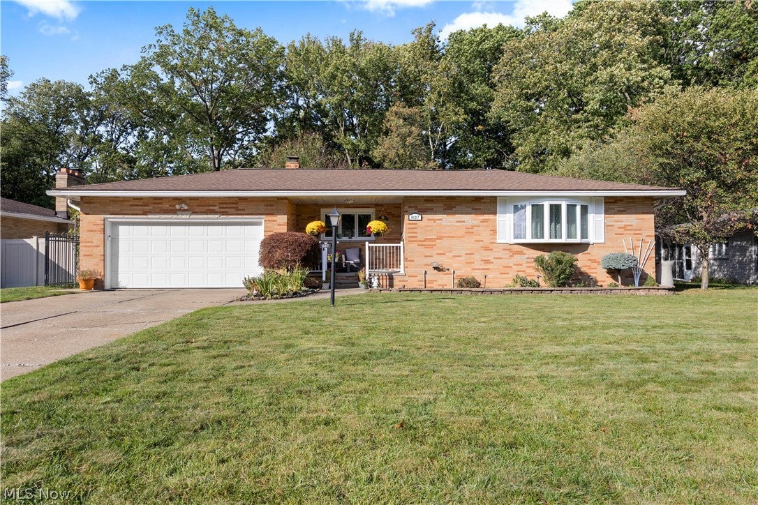 837 E Dartmoor Avenue — photo