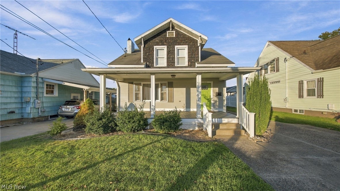 1107 Lakeview Drive — photo