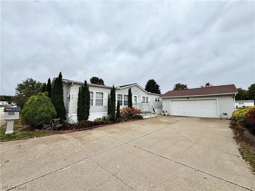 2650 Lake Breeze Drive — photo