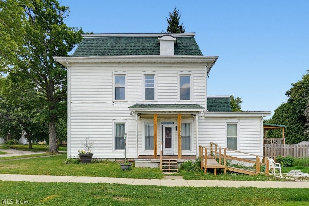 140 N Walnut Street — photo
