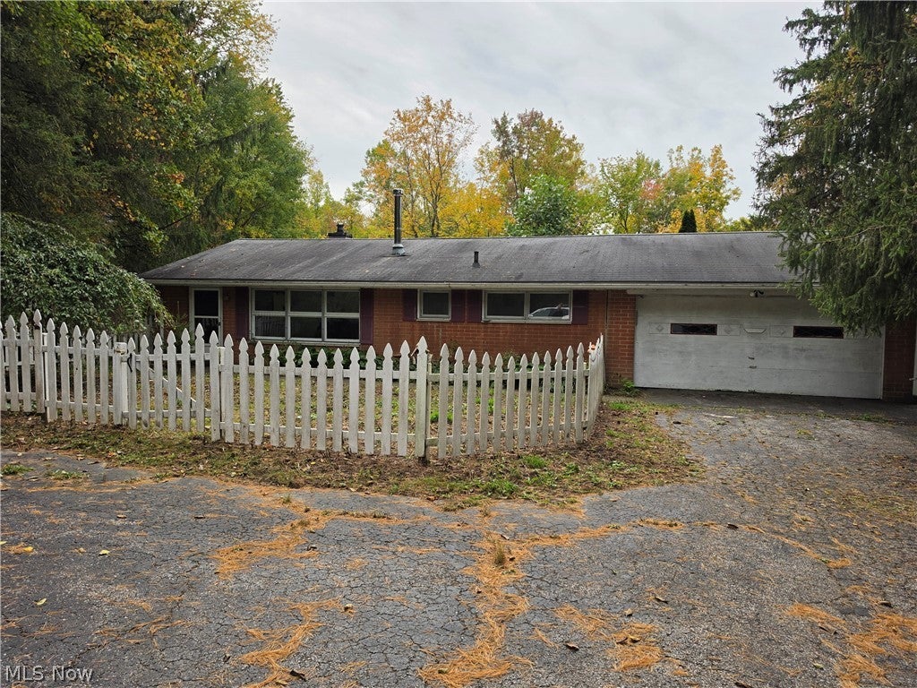 10057 Thwing Road — photo