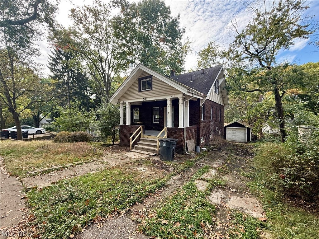 360 Litchfield Road — photo