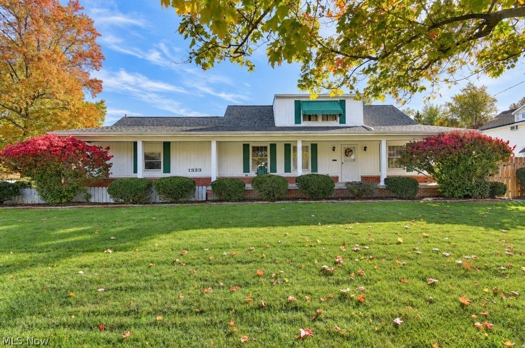 1323 Richmond Road — photo
