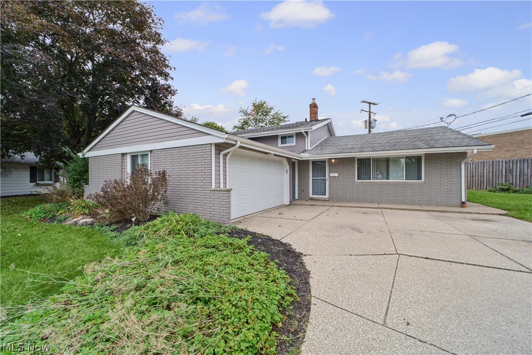 25090 Arlington Lane — photo