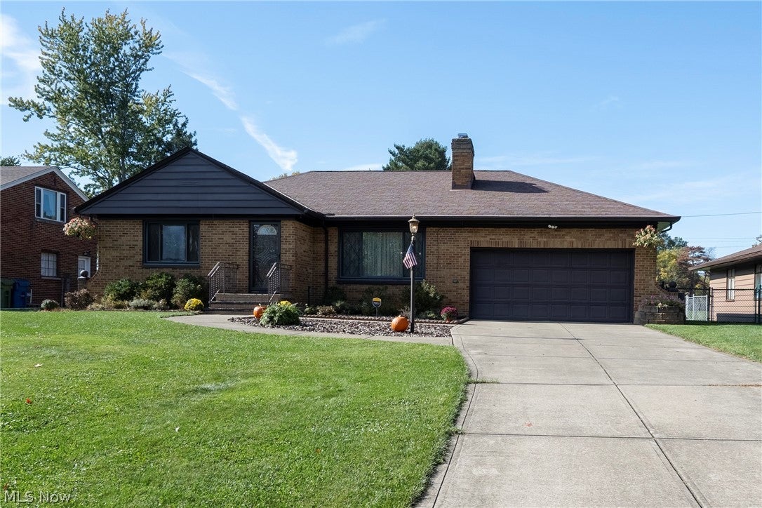 6446 Big Creek Parkway — photo