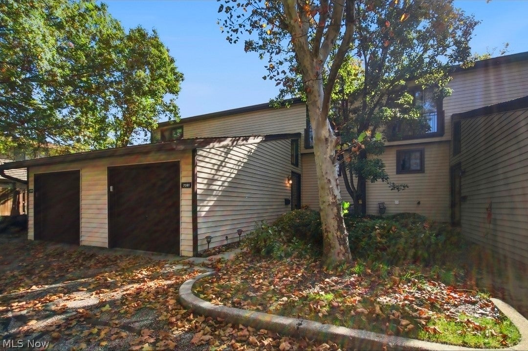 7381 Pine Ridge Court — photo