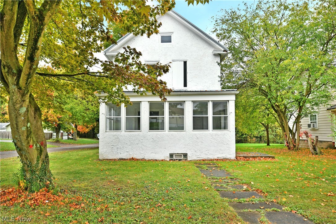 201 Elm Street — photo