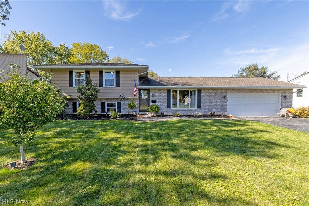811 Laura Drive — photo