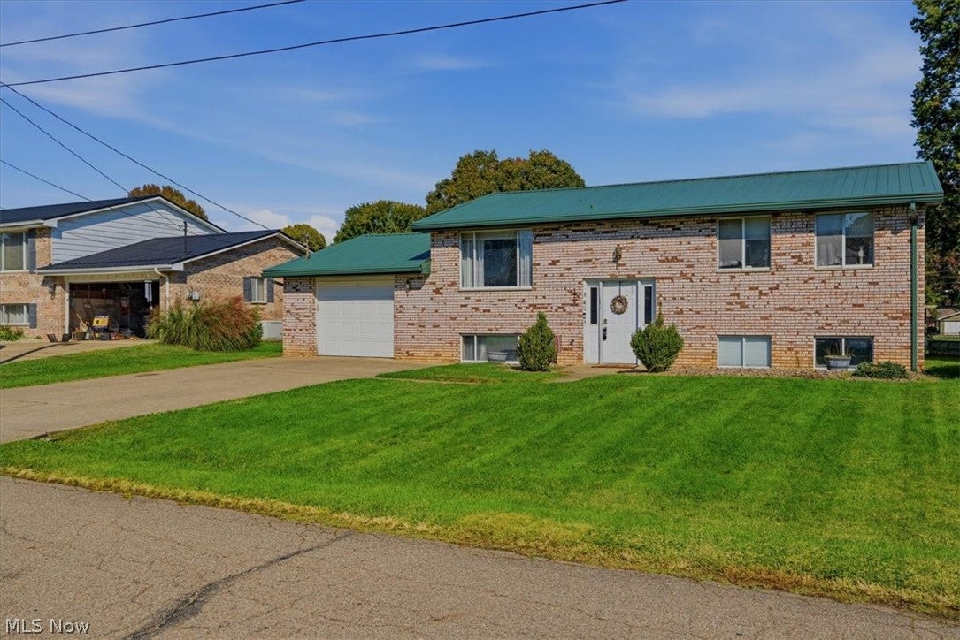 128 Brant Drive — photo