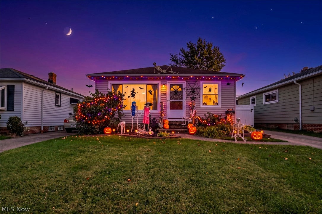 2523 Center Drive — photo