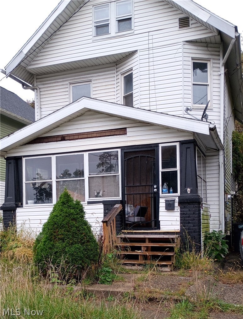534 Douglas Street — photo