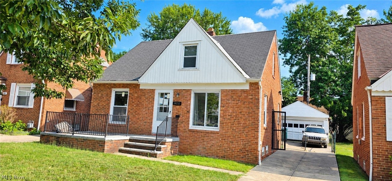 18212 Mapleboro Avenue — photo