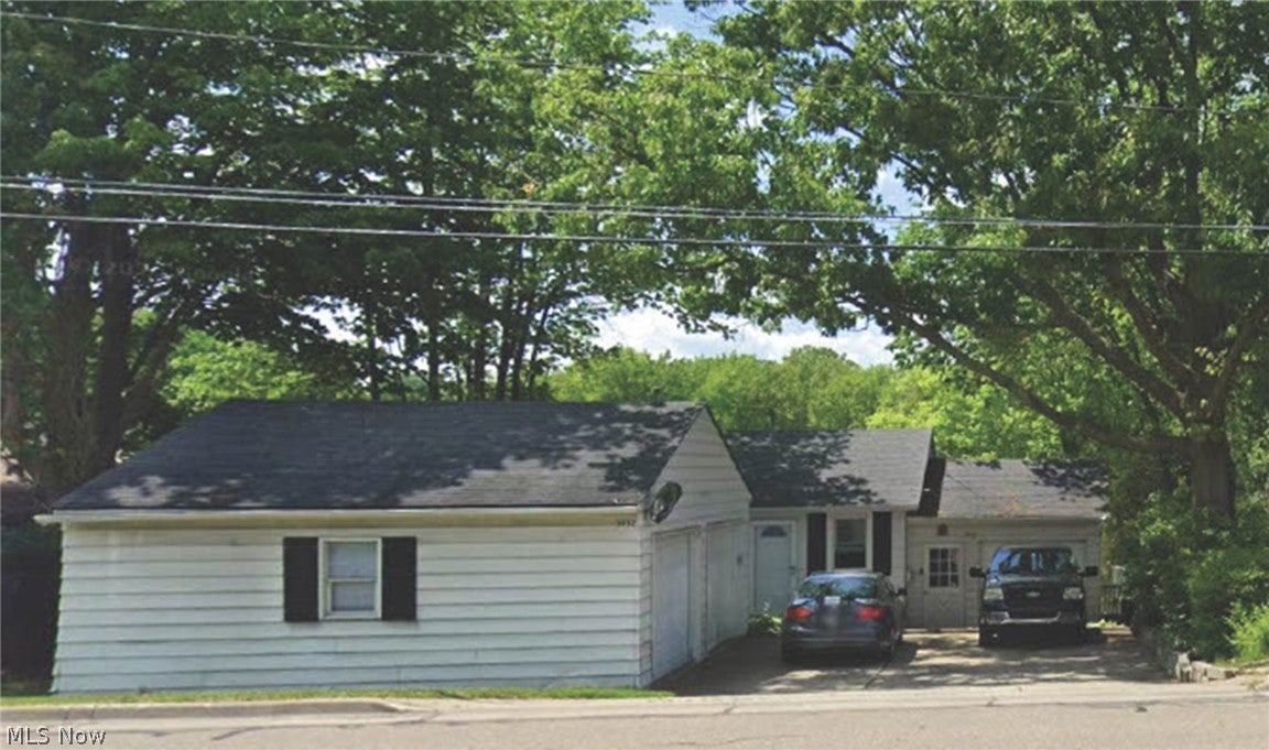 3932 S Main Street — photo