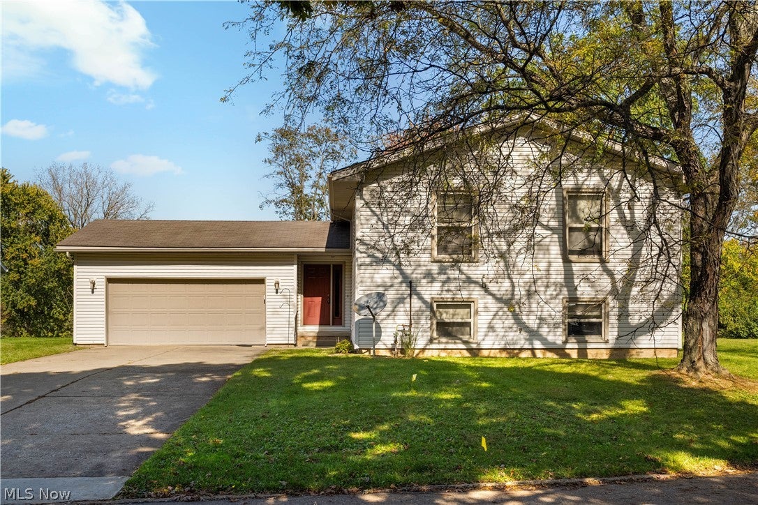 1301 Greenridge Drive NE — photo