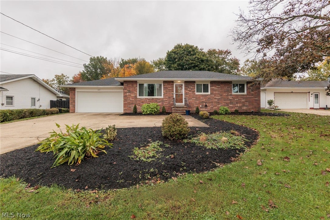 1657 S Carpenter Road — photo