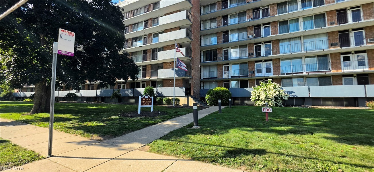 2331 E Market Street Unit 424 — photo