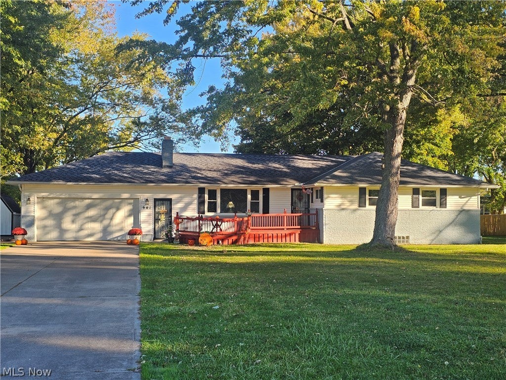 901 Columbia Drive — photo