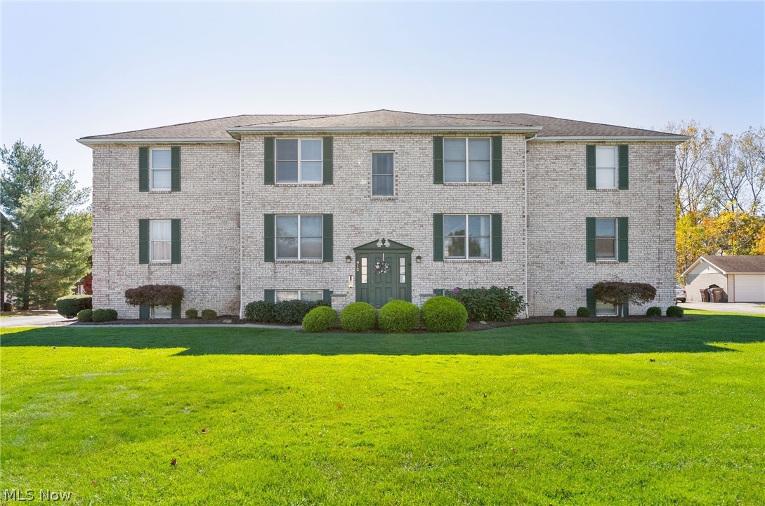 912 Pearson Circle Unit 4 — photo