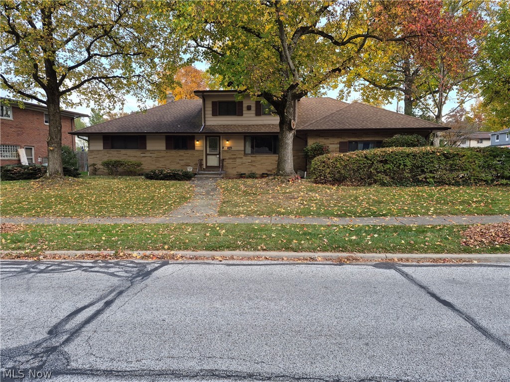 6697 Greenbriar Drive — photo