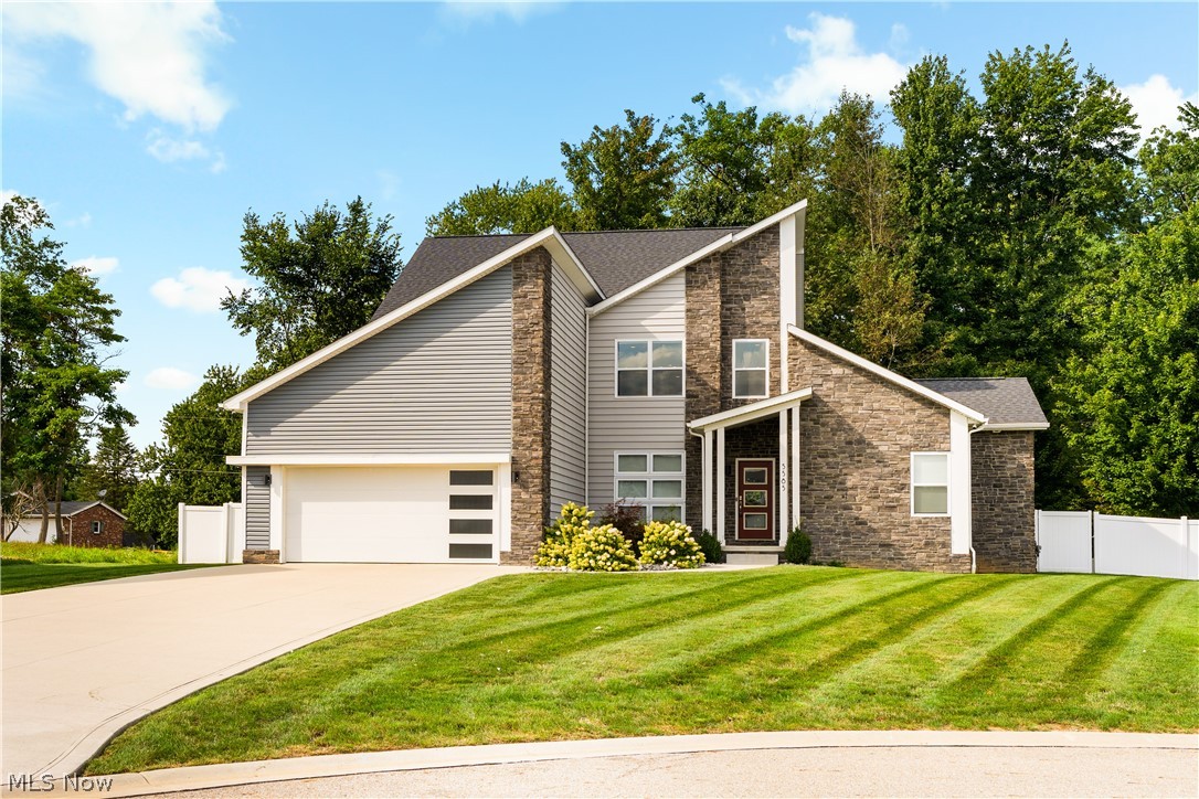 5585 Shadow Ridge Circle NW — photo