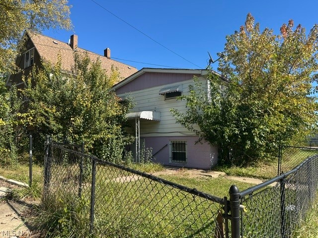 4372 E 146 — photo