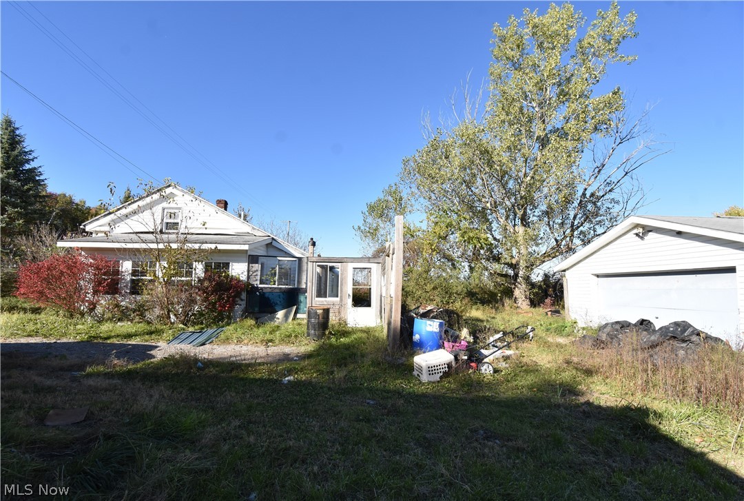 1438 S County Line Road — photo