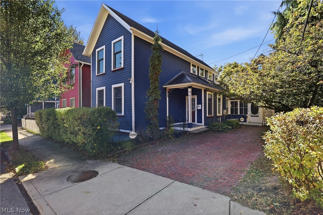 1726 W 31st Place — photo
