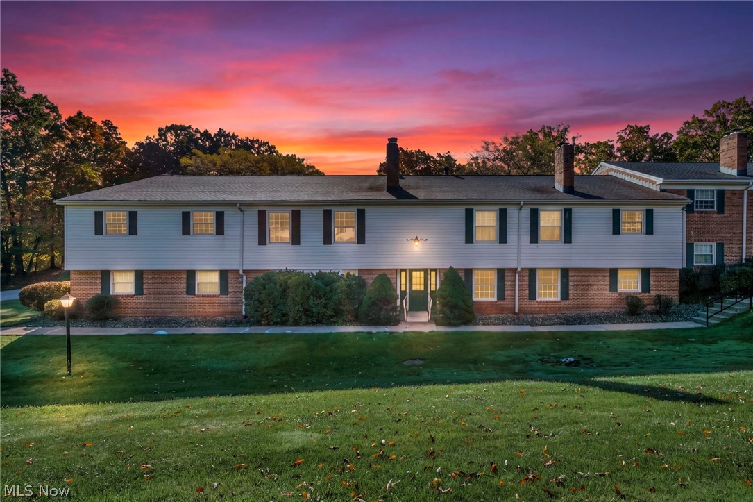 7050 Carriage Hill Drive Unit 203 — photo
