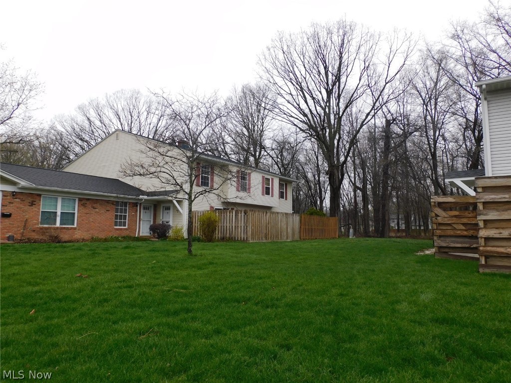 8027 Independence Drive — photo