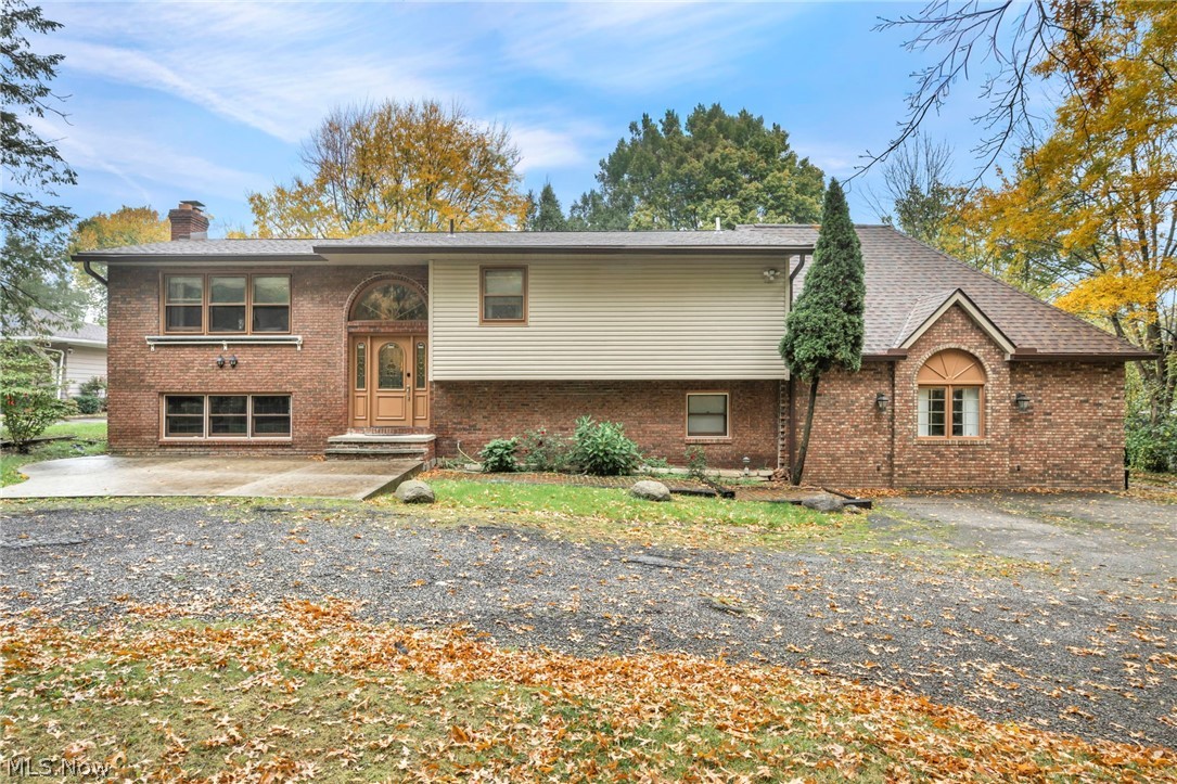 3348 Valley Pky — photo