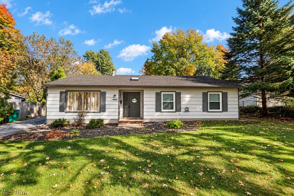 9001 Elm Street — photo