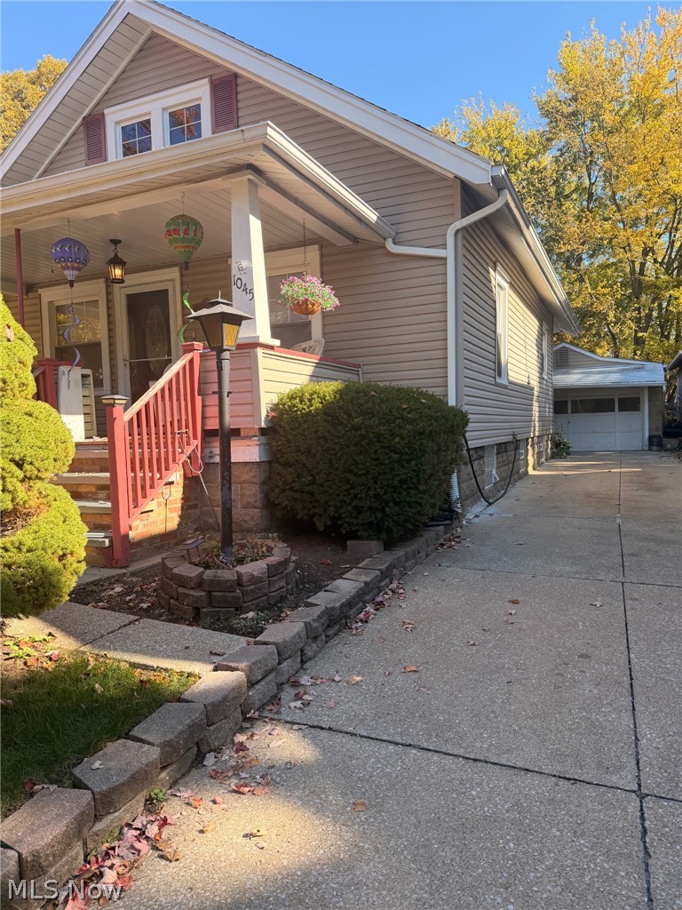 1045 Chalker Street — photo