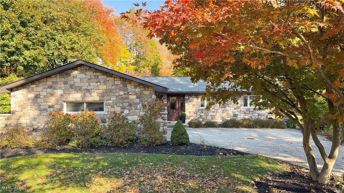 483 E Ridgewood Drive — photo