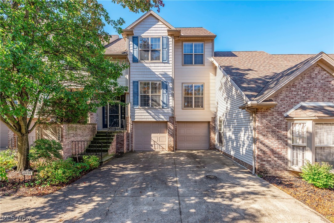 6626 Fox Hollow Court — photo