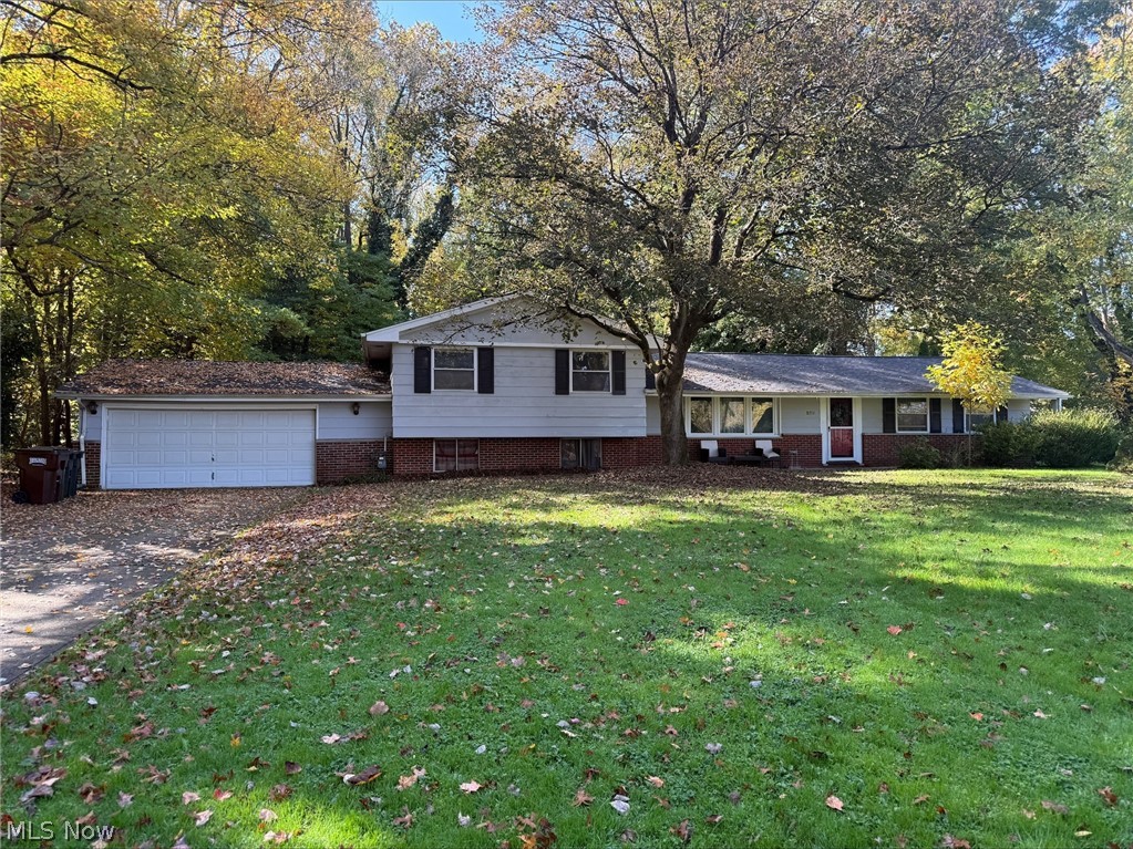 8257 Cricket Lane — photo