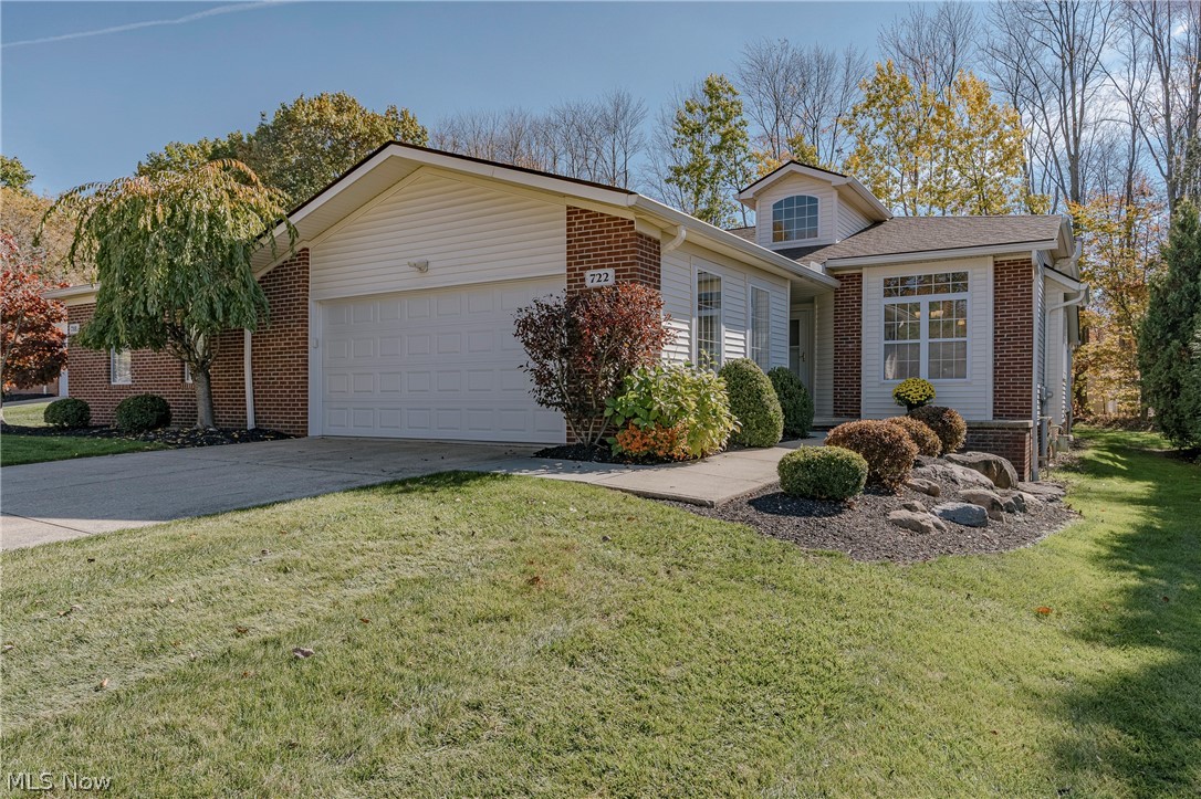 722 Woodlake Drive — photo