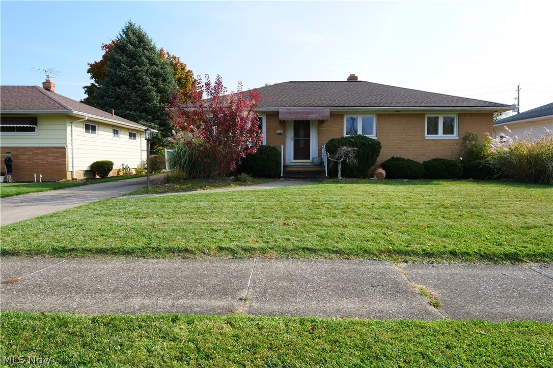 7239 Oakwood Road — photo