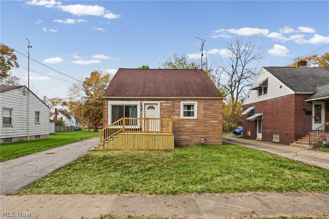 1548 Oak Knoll Avenue SE — photo